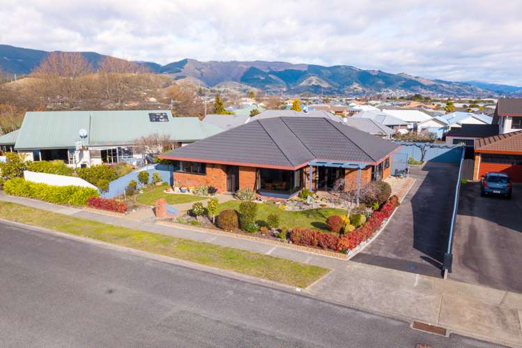 3 Stead Crescent Stoke_6