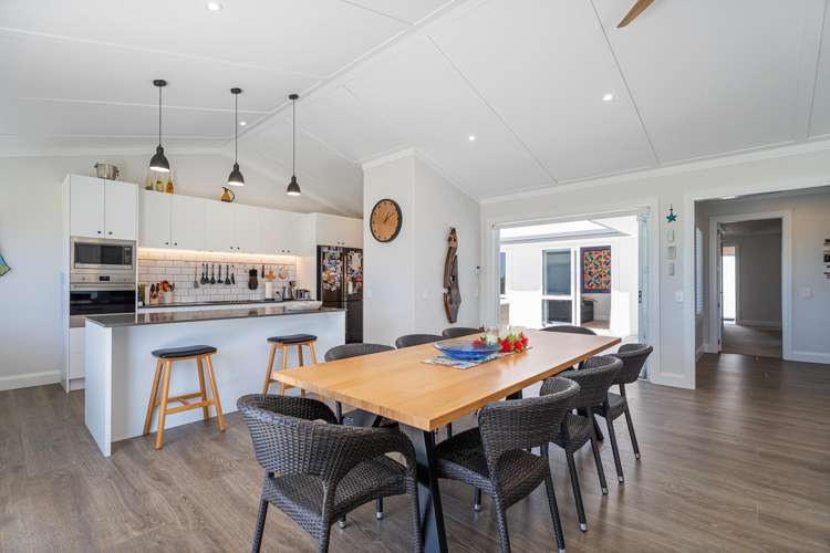 112 Ocean Close Matarangi_8