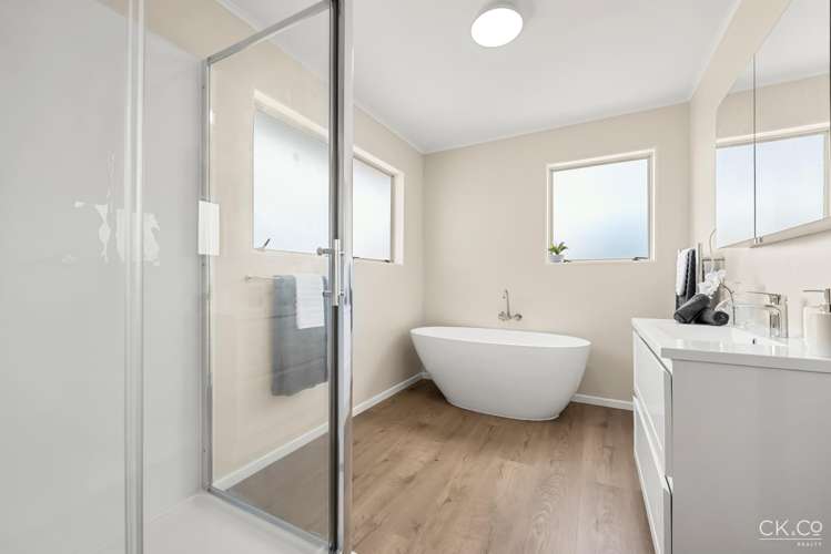 5 Ferretti Grove Avalon_15