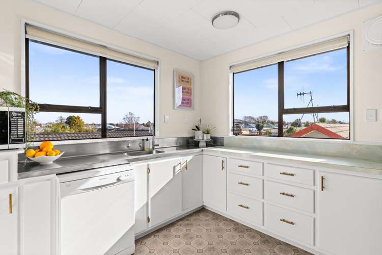 901A Dufferin Street Akina_7