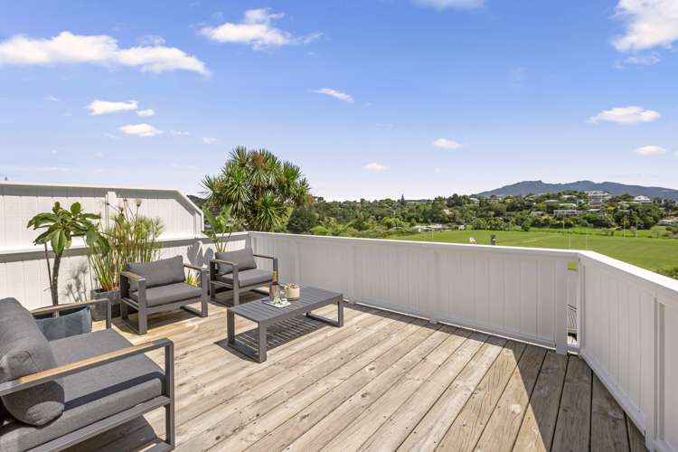 1 Lily Street Raglan_14