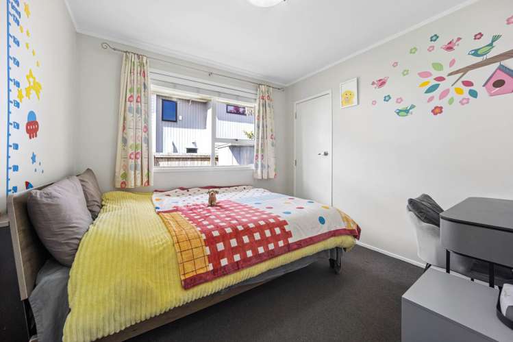 2/2 Tabitha Crescent Henderson_11