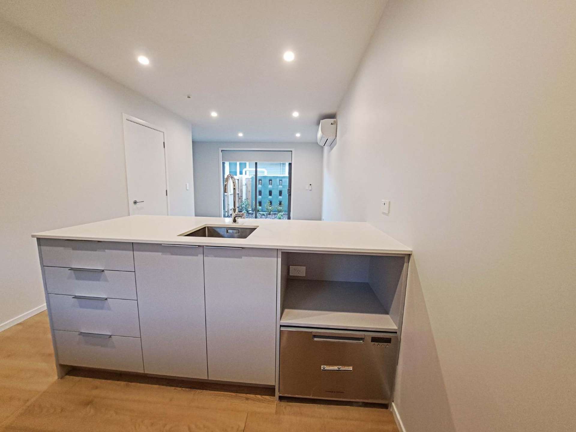 4/16 Sladden Street Naenae_0