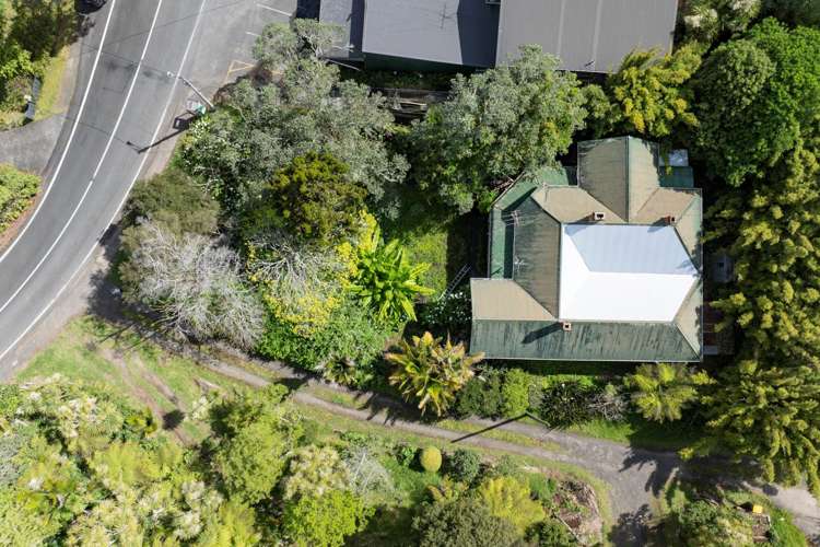 1192 Huia Road Huia_15