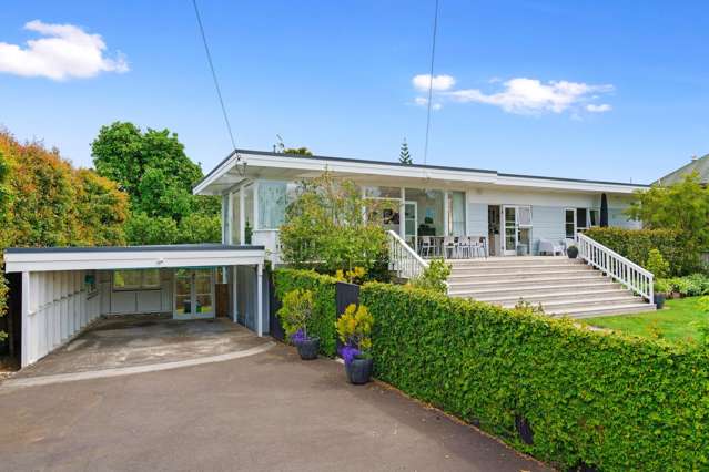Sunny, Pet-Friendly Oasis with Lush Gardens & Double Carport