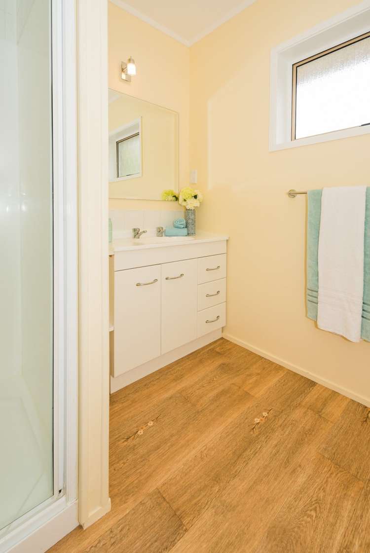 2/104 Carlisle Road Browns Bay_14