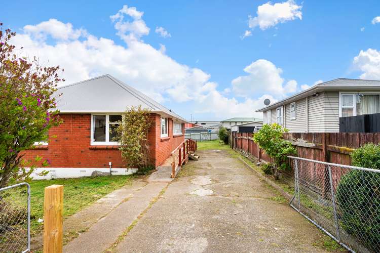 49 Astrolabe Street Cannons Creek_11