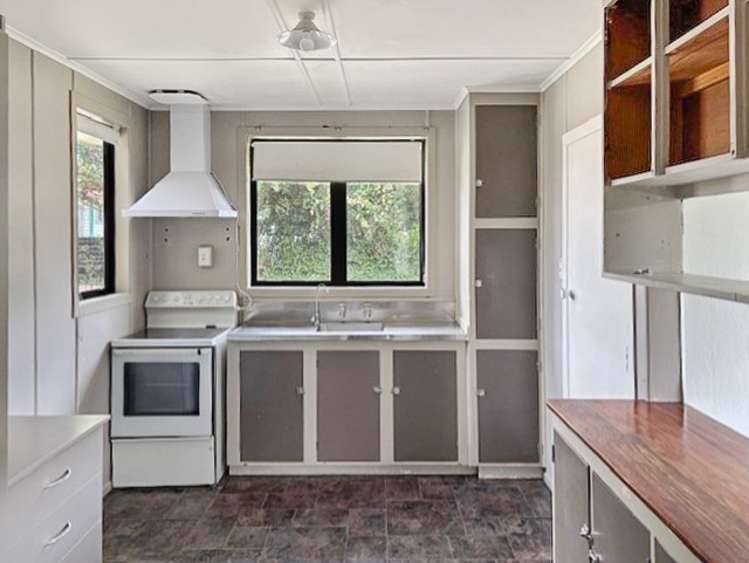 2 Saint Andrews Drive 11139_2