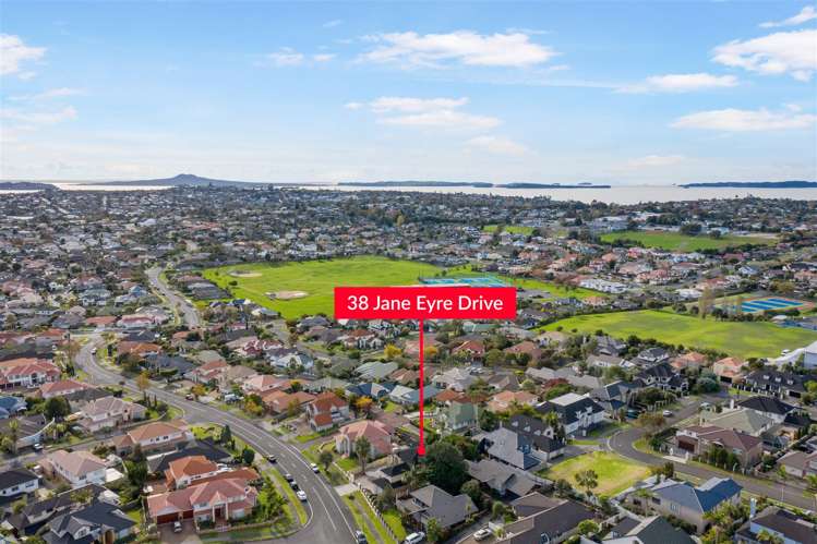 38 Jane Eyre Drive Somerville_43