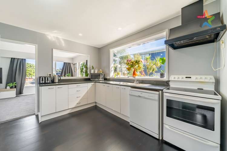 258 Dowse Drive Maungaraki_6