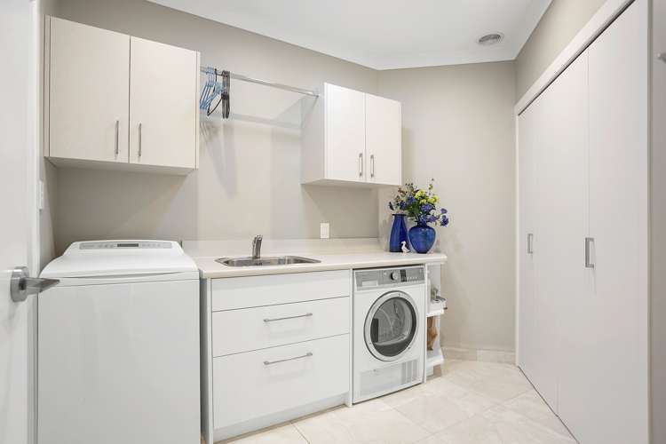 75 Baxter Michael Crescent Cambridge_17