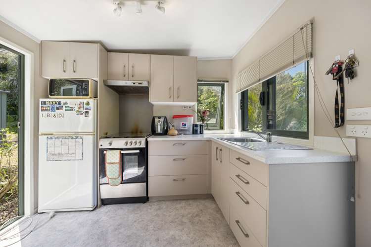 46 Stoney Creek Drive Waitakere_16