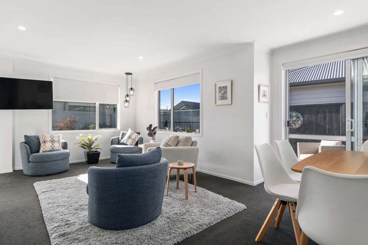 14 Foley Grove Pyes Pa_17