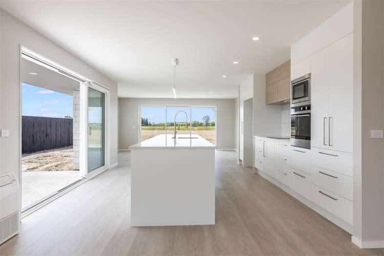 14 Whitehall Drive Springlands_5