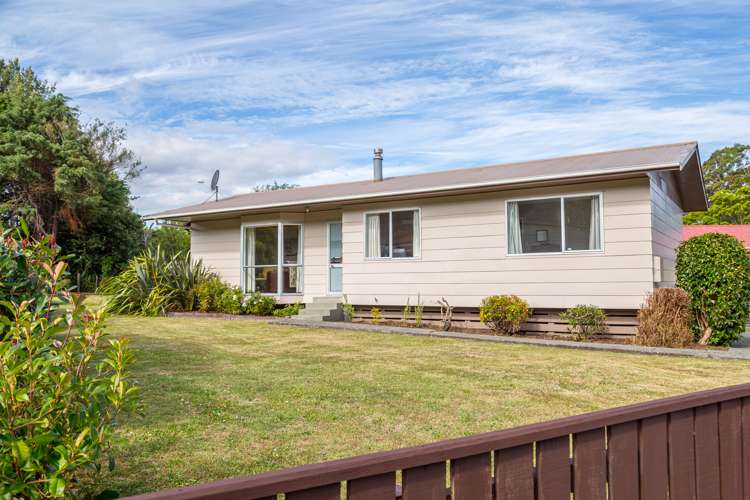 8 Kowhai Grove Featherston_14