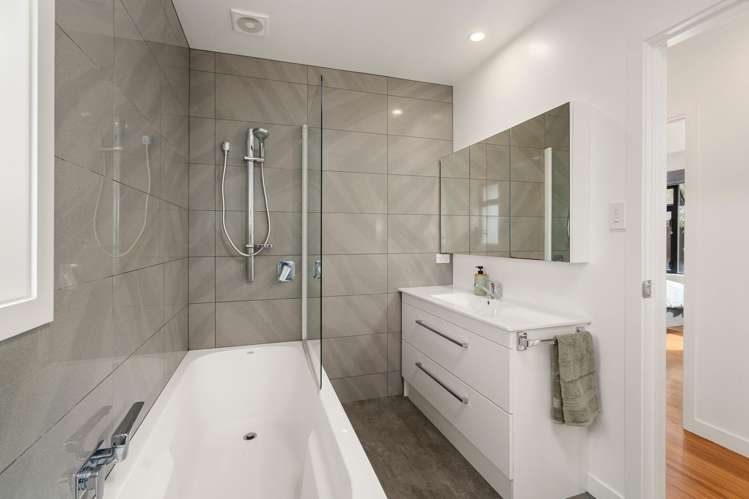 12 Van Asch Street Sumner_16