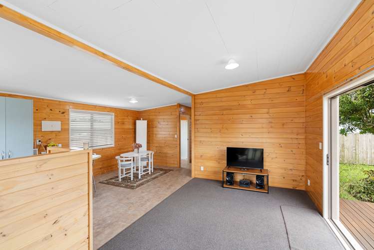 39 Kiharoa Street Otaki Beach_6