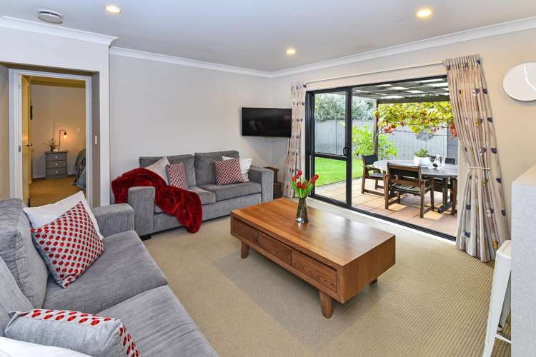 3 Belfry Place Wattle Downs_16