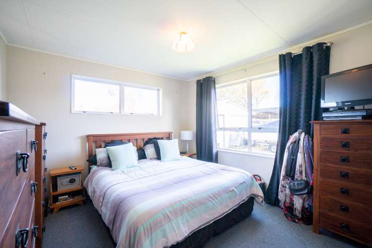 49 Escort Grove Awapuni_8