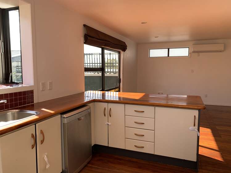 55 Bruce Mclaren Road Henderson_6