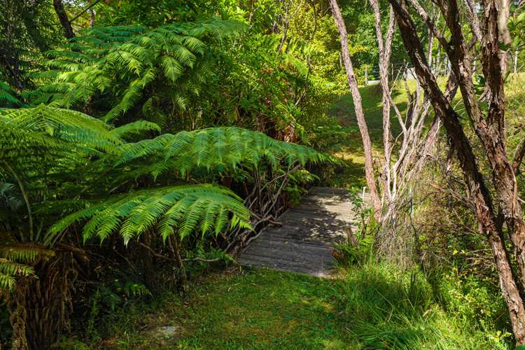 641a Ridge Road Riverhead_19