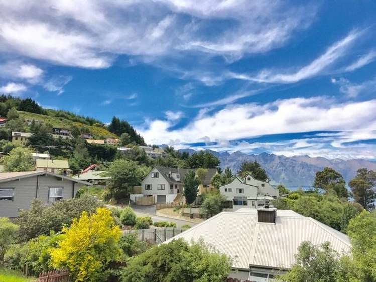 16a Arawata Terrace Fernhill/Sunshine Bay_20