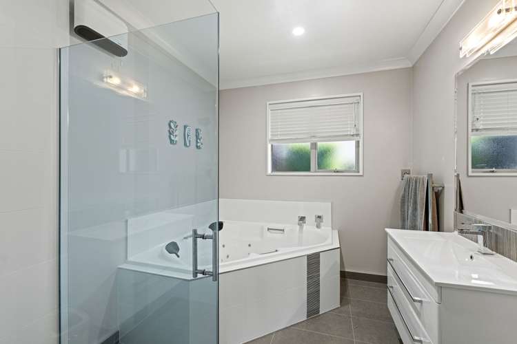 144 Hussey Road Northwood_23