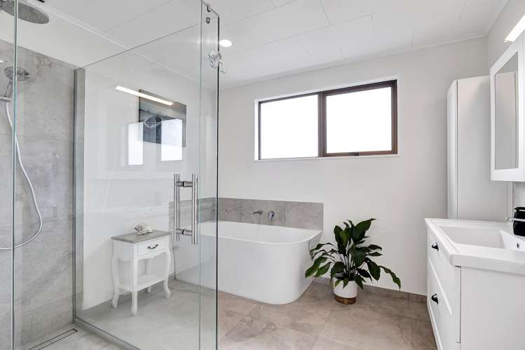 11 Leatham Avenue Strandon_24