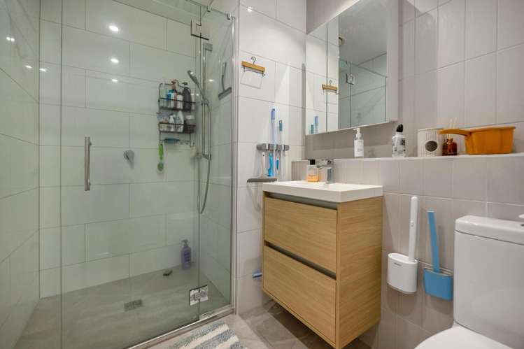 209/1 Kimiora Street Three Kings_10