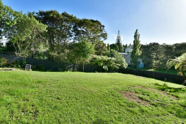 61 Gledstane Road Stanmore Bay_14