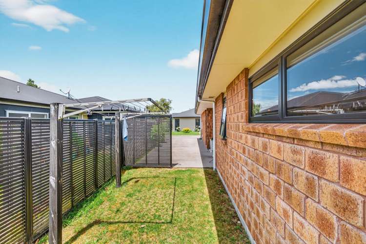 13 Maison Way Rangatira Park_17