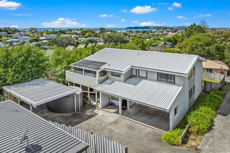 33 Gledstane Road Stanmore Bay_18