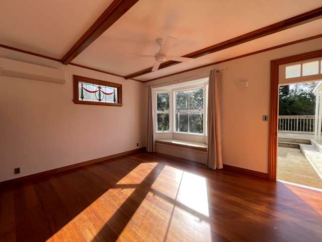 990 Sandspit Road Sandspit_4