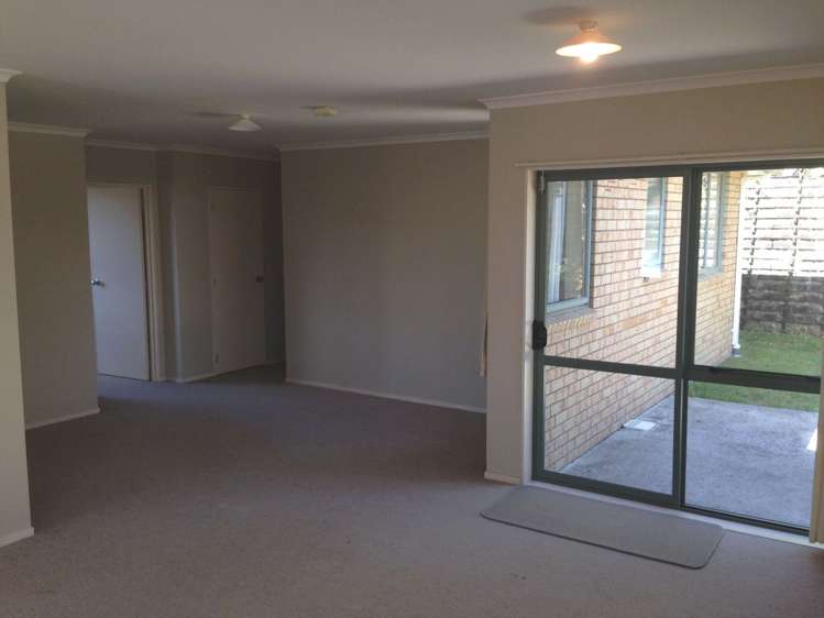 19 Pointon Glade Brymer Heights_4