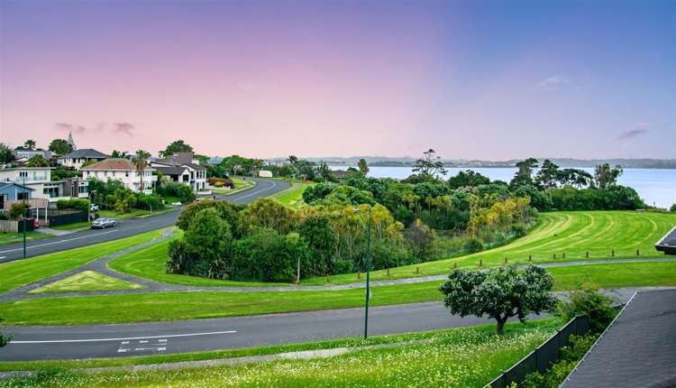 14 Matau Rise Te Atatu Peninsula_22