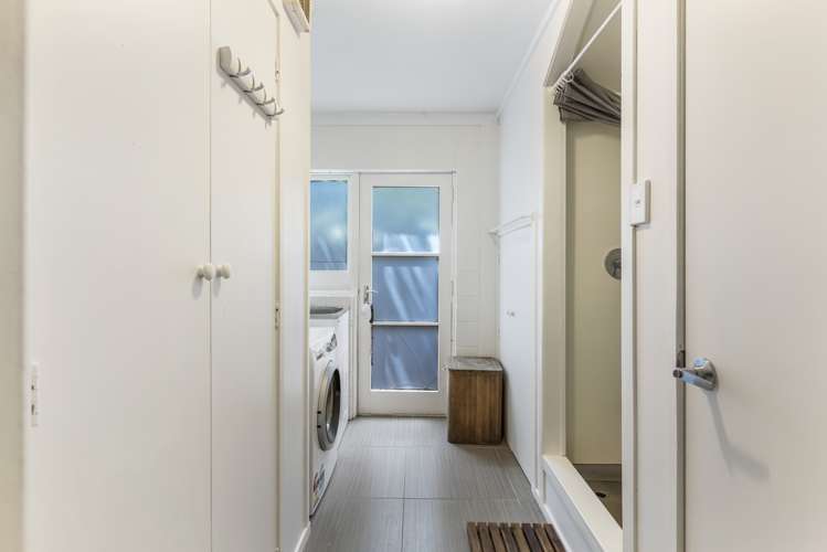 57 Pohutukawa Avenue Cockle Bay_24