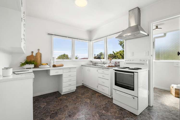 2/12 Westwell Road Belmont_14
