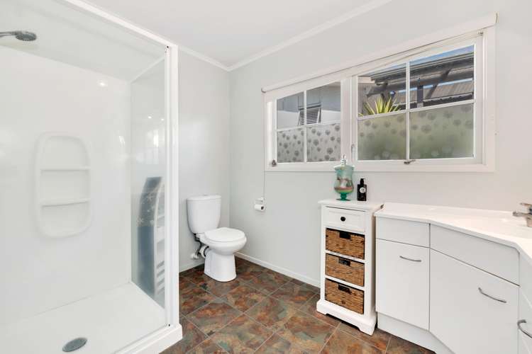 11 Fratley Avenue Farm Cove_14