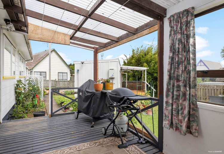 8A Howden Street Waiuku_11