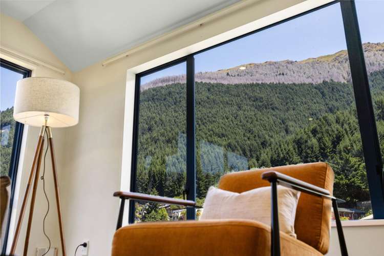 20b Watts Road Fernhill/Sunshine Bay_9