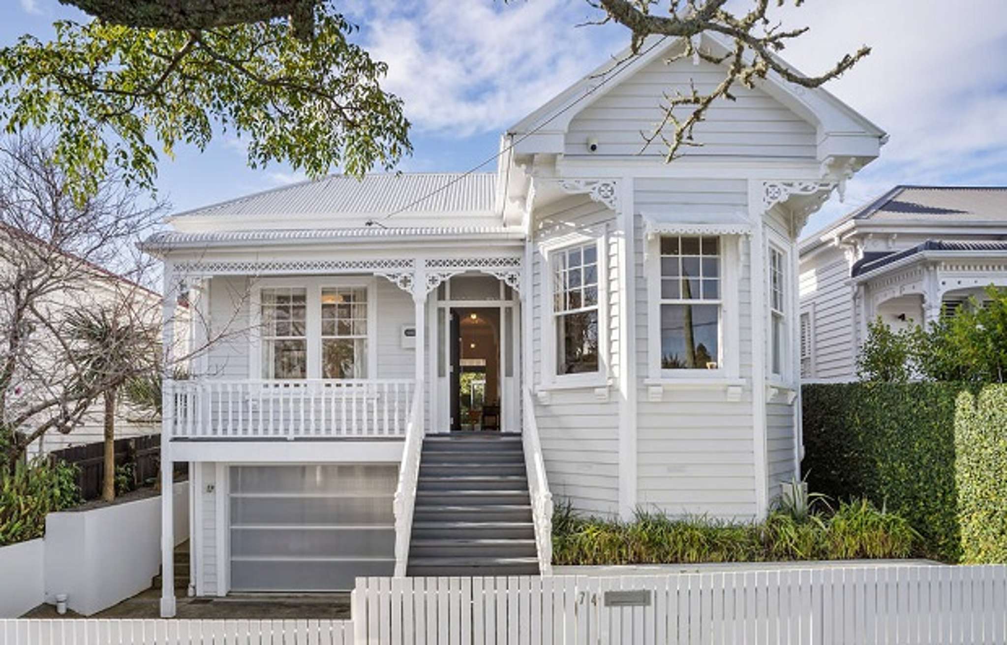 TV architect has a door you wouldn't believe