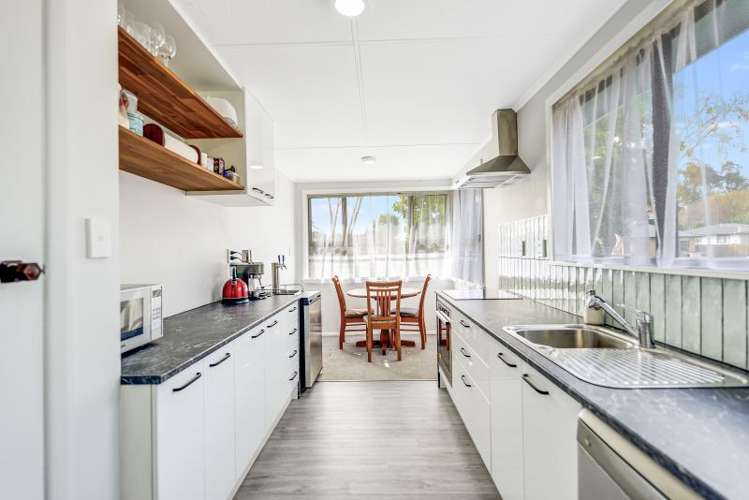 40 Montgomery Crescent Bader_14