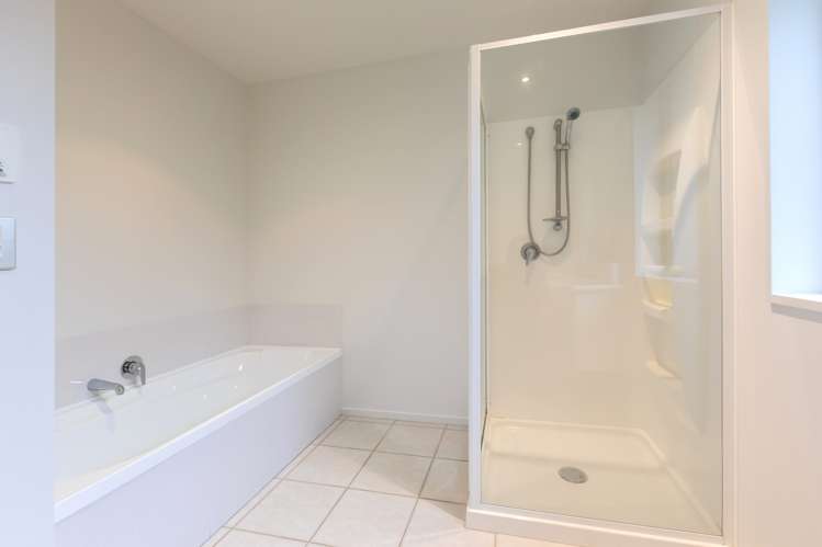 6 Len Hale Place Parklands_11