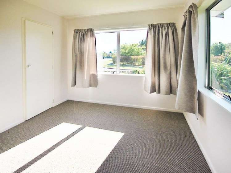 13 Tasman Crescent Carterton_5