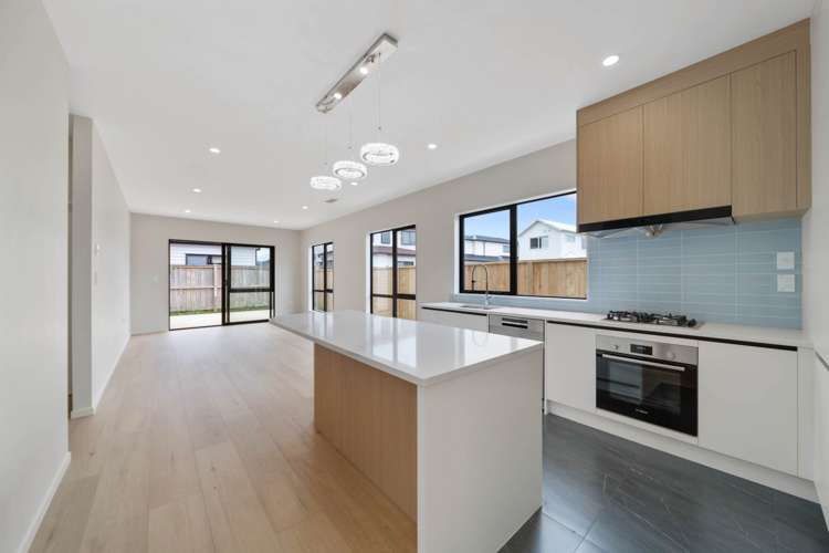 7 Whata Street Clarks Beach_7