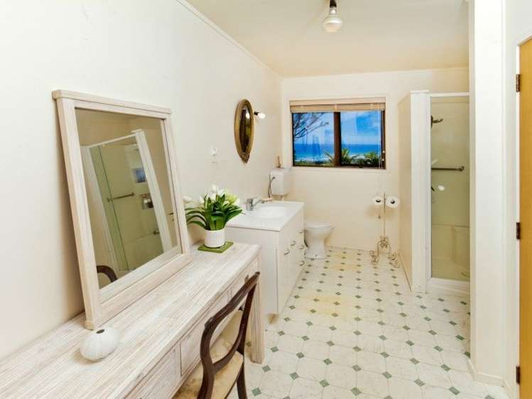 81 Oaia Road Muriwai_14