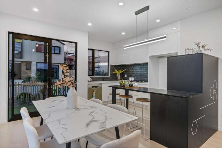 196 Henwood Road_3