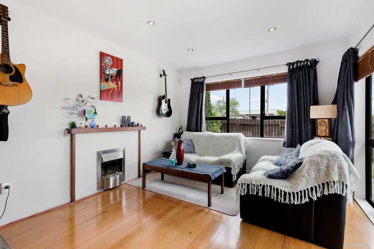 65 Commissariat Road Mount Wellington_2