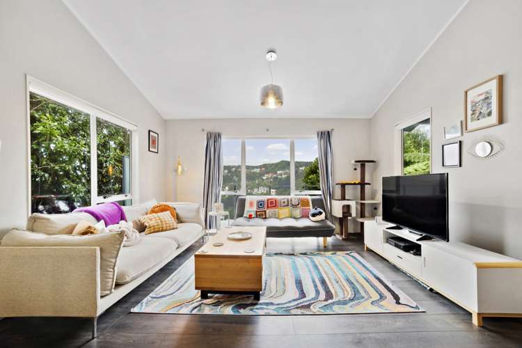 6 Swadel Way Karori_2