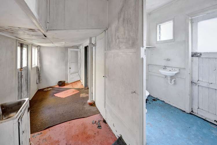 87 Whitcombe Road Opunake_12